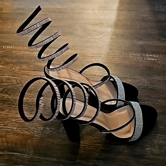 Heels - Picture 3 of 3